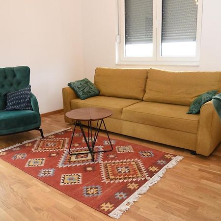 Avenija Oaza Apartment โนวีซาด ภายนอก รูปภาพ