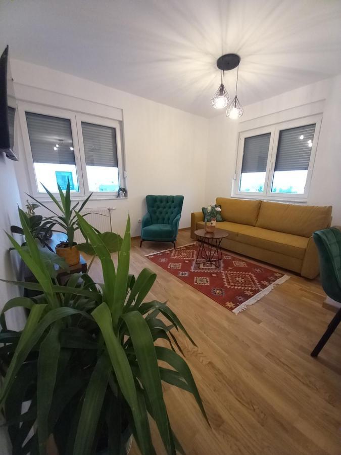 Avenija Oaza Apartment โนวีซาด ภายนอก รูปภาพ