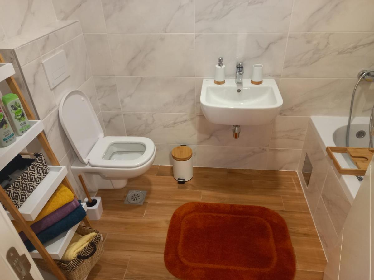 Avenija Oaza Apartment โนวีซาด ภายนอก รูปภาพ