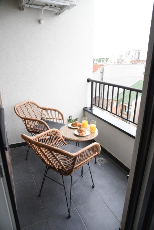 Avenija Oaza Apartment โนวีซาด ภายนอก รูปภาพ